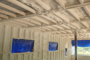 신축 목조주택 준불연 우레탄폼 시공사례 – 친환경 단열로 안전·쾌적함까지 잡다