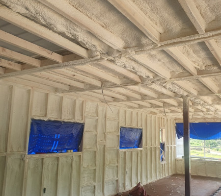 신축 목조주택 준불연 우레탄폼 시공사례 – 친환경 단열로 안전·쾌적함까지 잡다