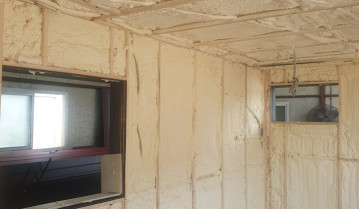 평택 공장 리모델링 현장에서 발견된 단열 문제평택에 위치한 이번 현장은 기존에 컨테이너형 구조물과 경량철골 조립식 구조가 혼합..