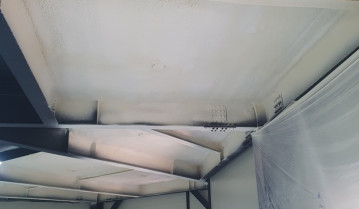 경질우레탄폼 시공사례 분석 – 건기넷1. 서론 | 신축 상업공간에서 단열이 중요한 이유이번 현장은 안성에 위치한 창고형 사무실..