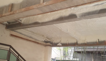 안양 현장 구조 분석 – 단열이 약할 수밖에 없는 이유* 현장 사진을 기준으로 보면 몇 가지 특징이 명확합니다. - 콘크리트 ..